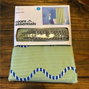 Room Essentials Mint and Blue Bath Set